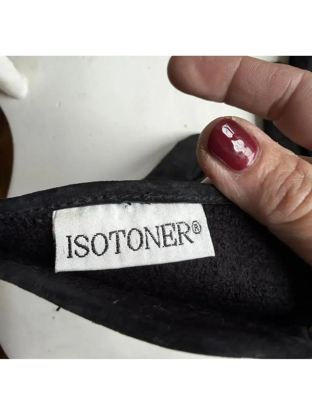Isotoner Black Women's Gloves - Picture 3 of 4
